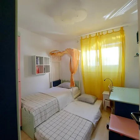 Tabita S Vrtom Kaštela