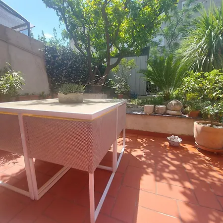 Apartman Tabita S Vrtom Kaštela